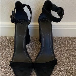 Black Sandal
